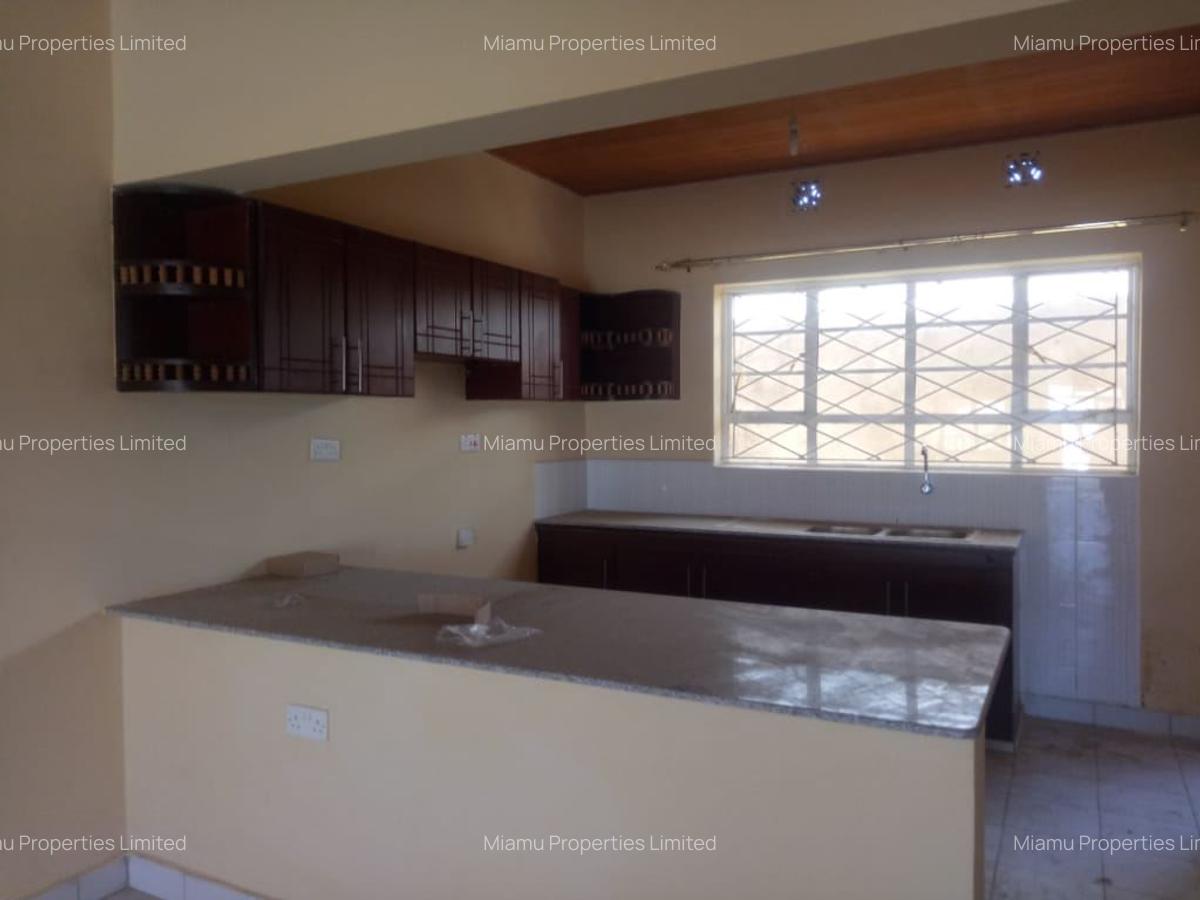 3 Bed House with En Suite at Malaa Town - 13