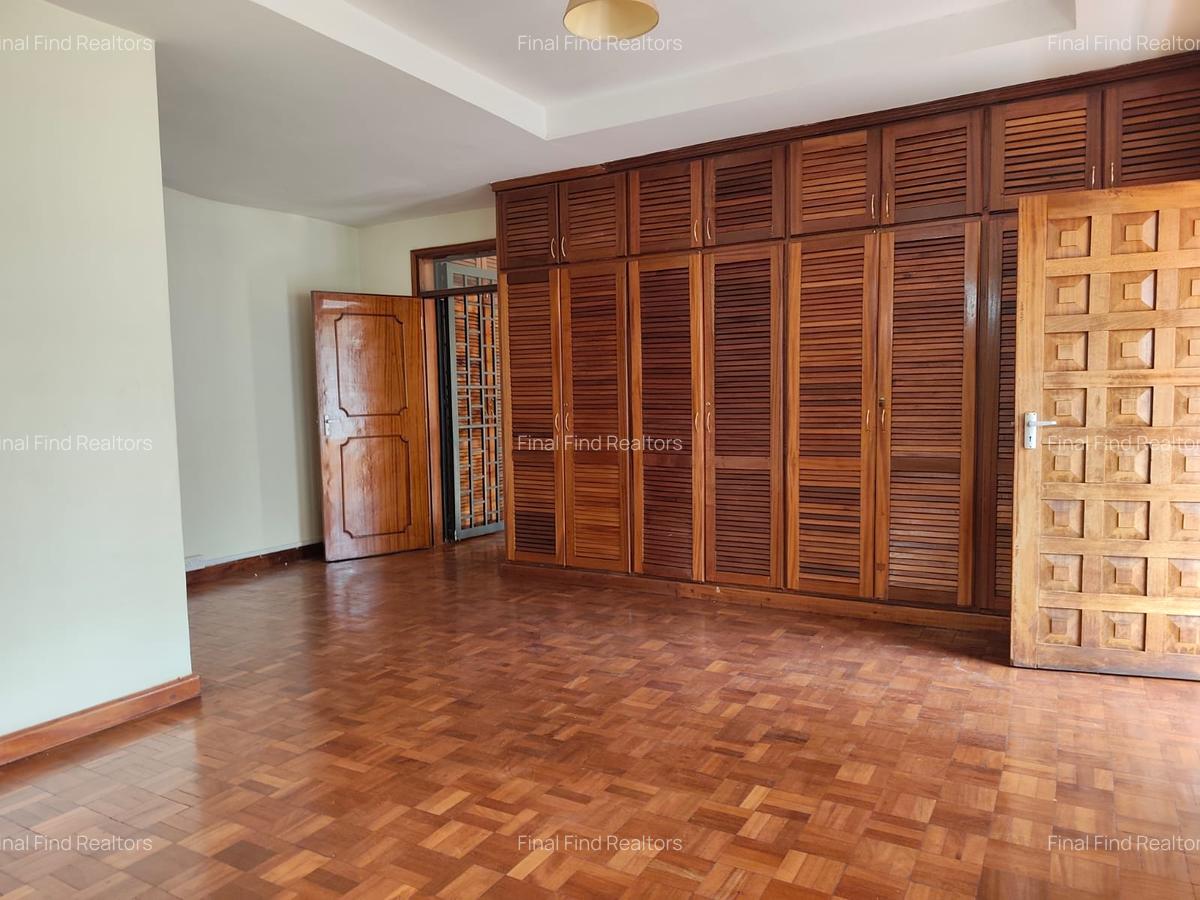 5 Bed House with Garden in Runda - 15