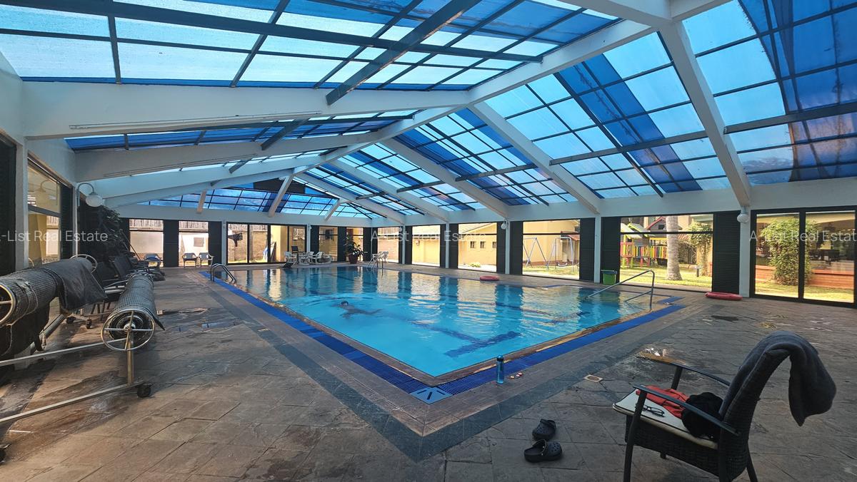 4 Bed Villa with En Suite at Kyuna Close - 15