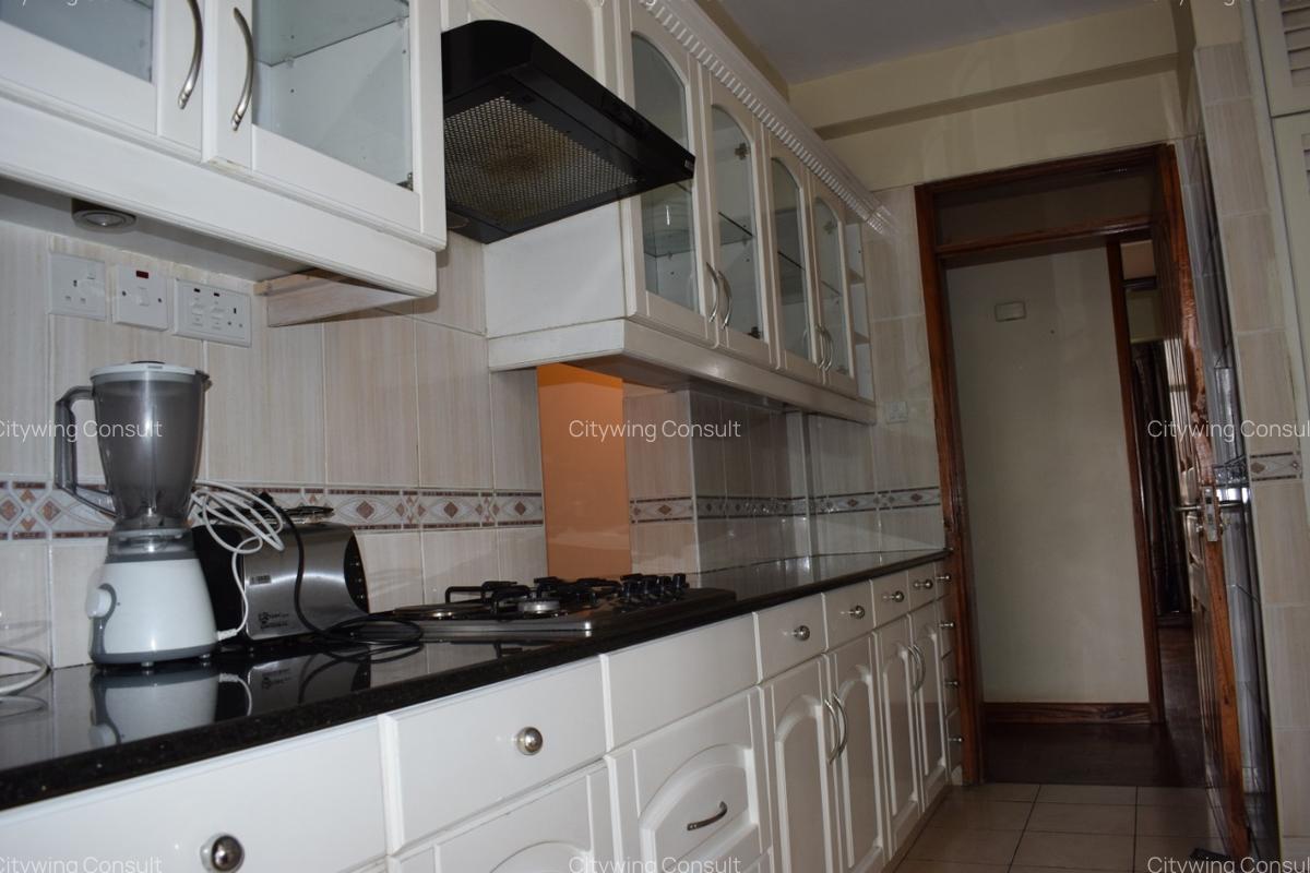 Serviced 2 Bed Apartment with En Suite at Parklands - 7