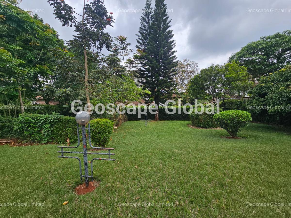 4 Bed House with En Suite in Runda - 8