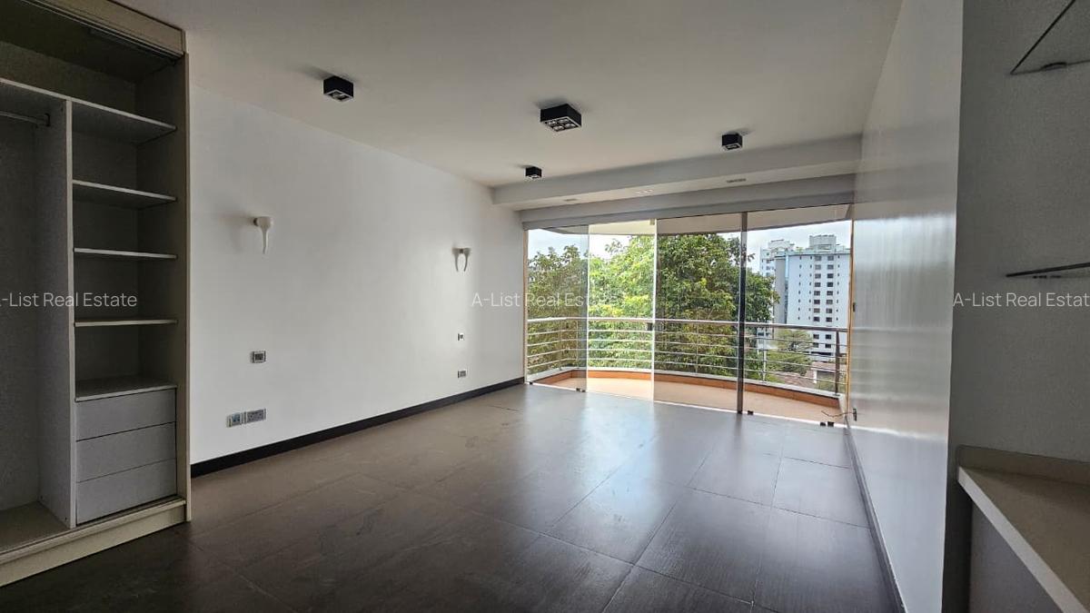 3 Bed Apartment with En Suite at Riverside Lane - 15