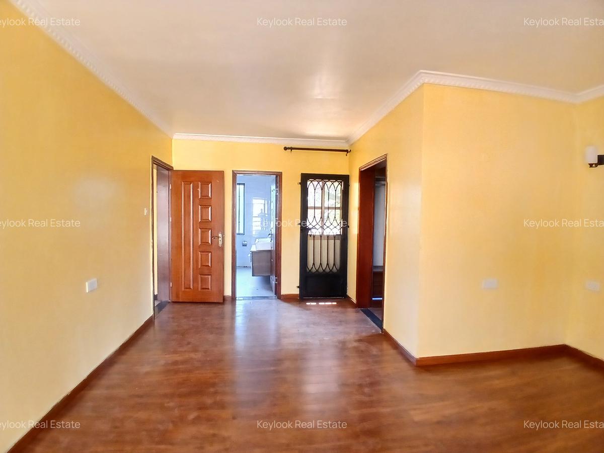 5 Bed Townhouse with En Suite at Lavington - 7