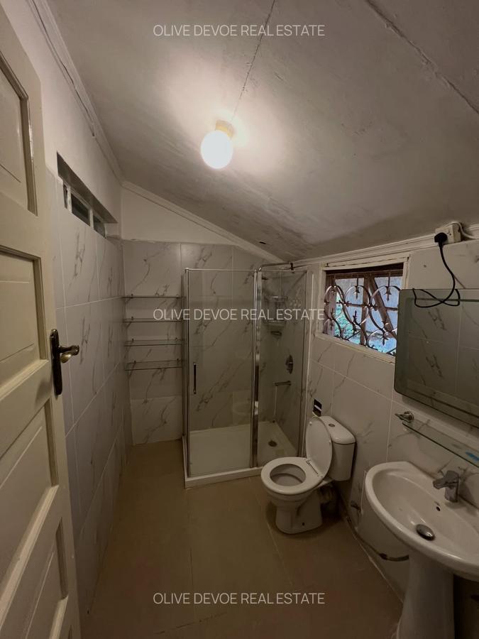 Commercial Property with Service Charge Included in Kilimani - 7