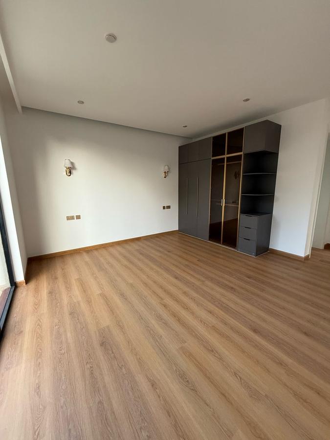 5 Bed Townhouse with En Suite in Lavington - 7