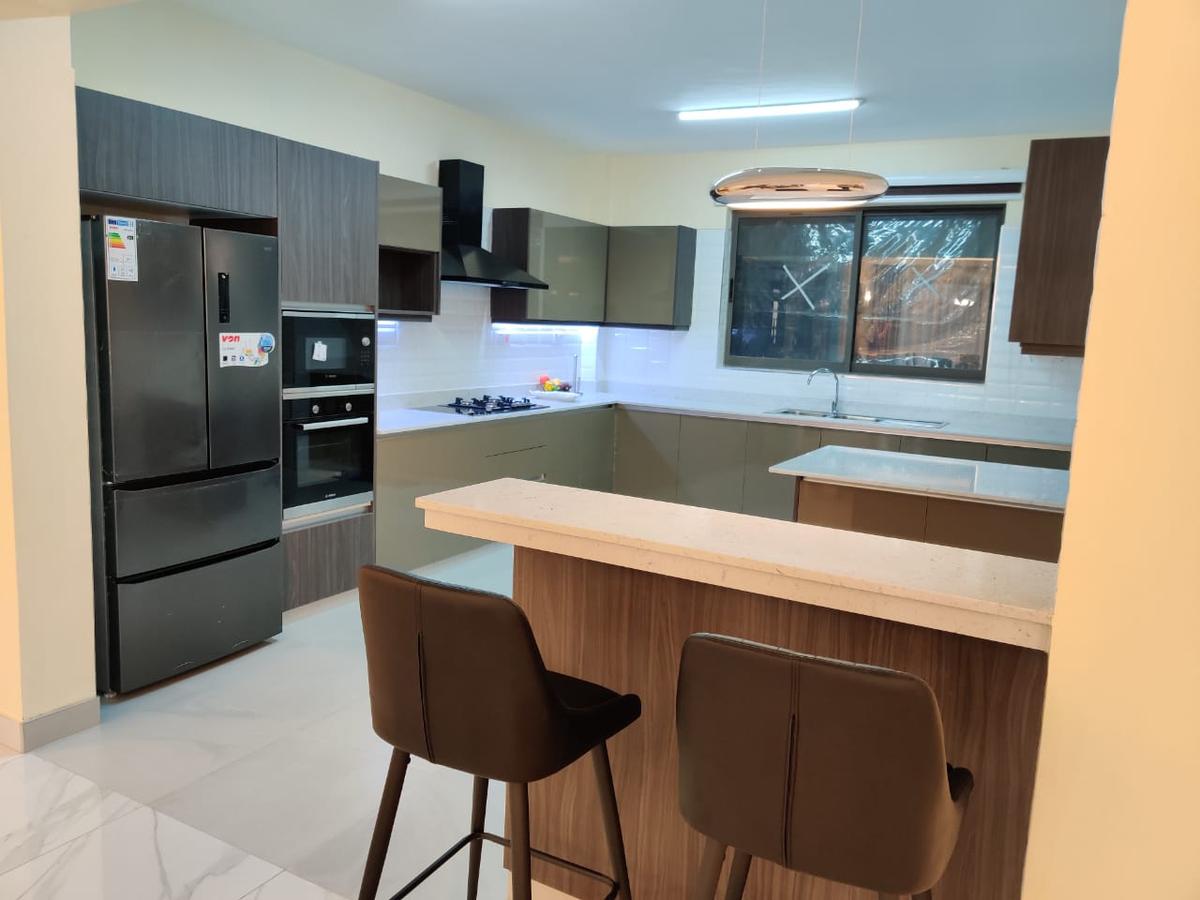 4 Bed Apartment with En Suite in Westlands Area - 3