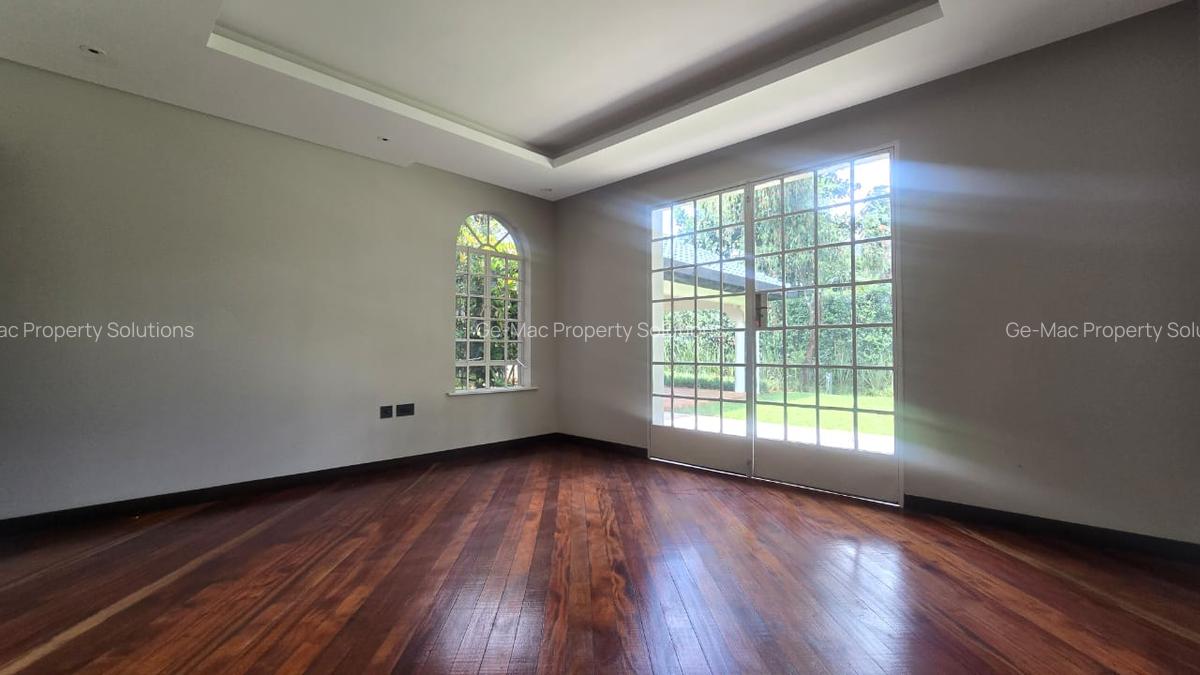 5 Bed House with En Suite in Runda - 16