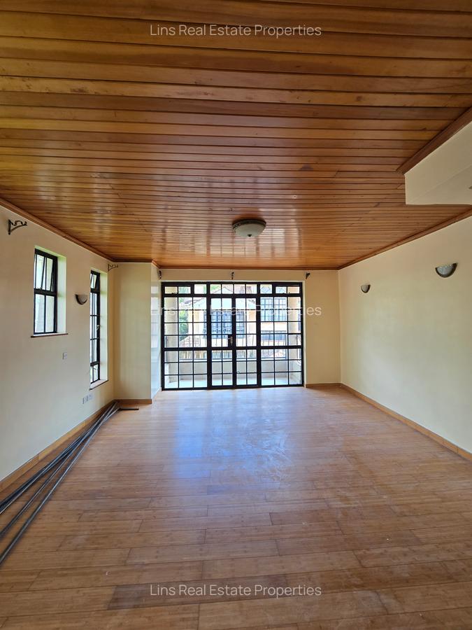4 Bed Townhouse with En Suite in Lavington - 10