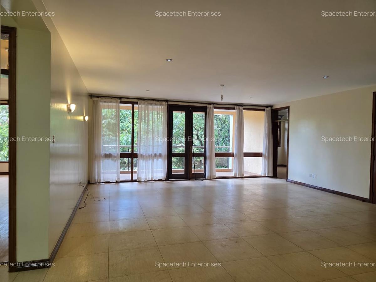 3 Bed Apartment with En Suite in Riverside - 15