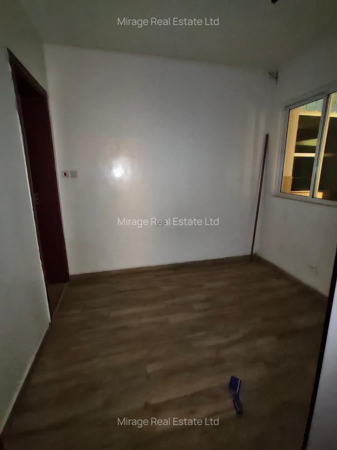 4 Bed Apartment with Gym in Parklands - 8