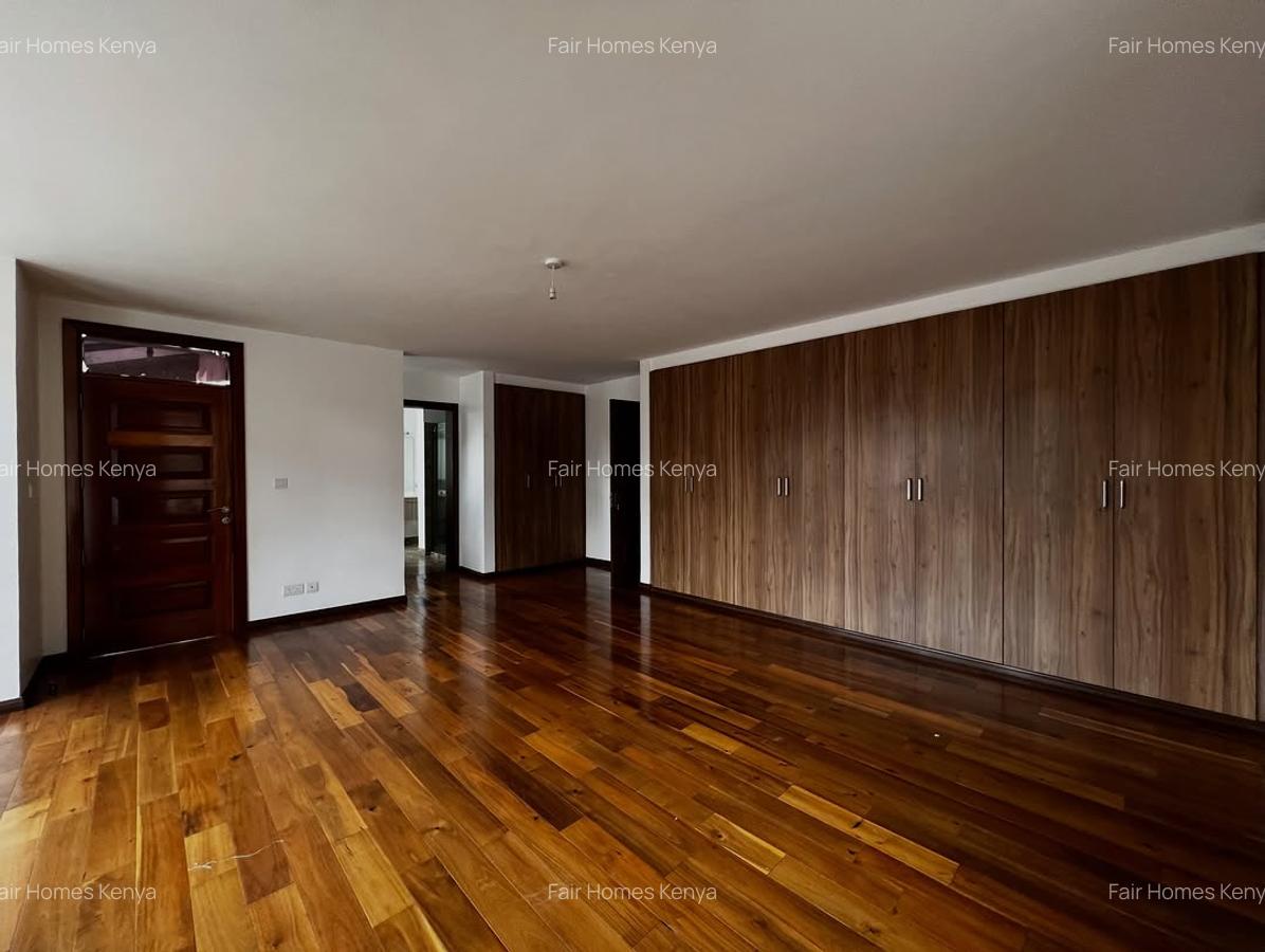 5 Bed Townhouse with En Suite at Lavington Green - 7
