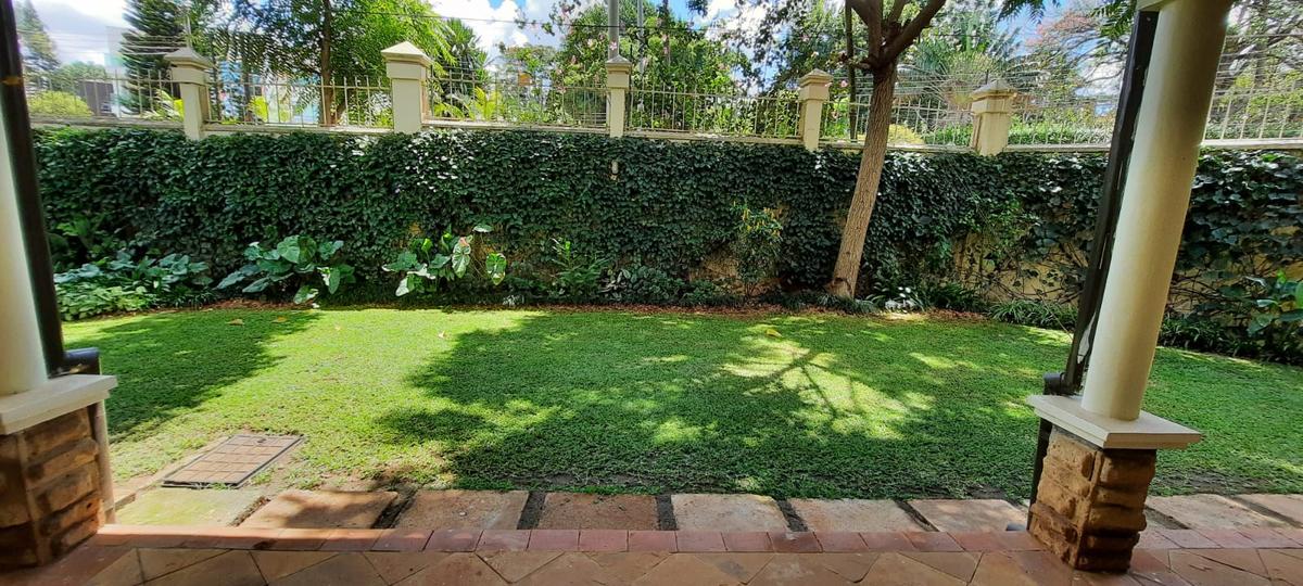 5 Bed Townhouse with En Suite in Lavington - 4