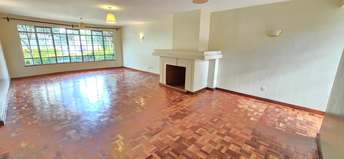 5 Bed Townhouse with En Suite at Lavington - 17