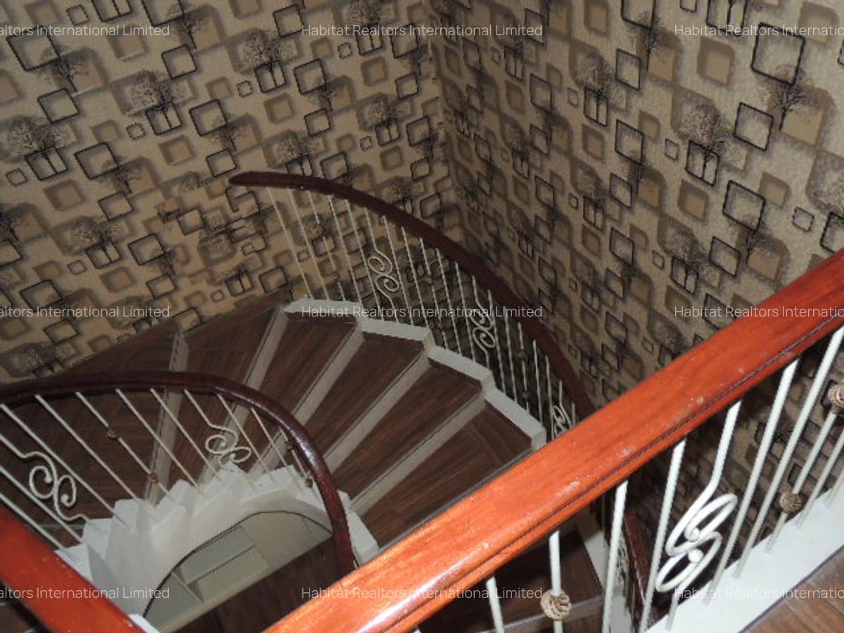 4 Bed Townhouse with En Suite at Chuna - 12