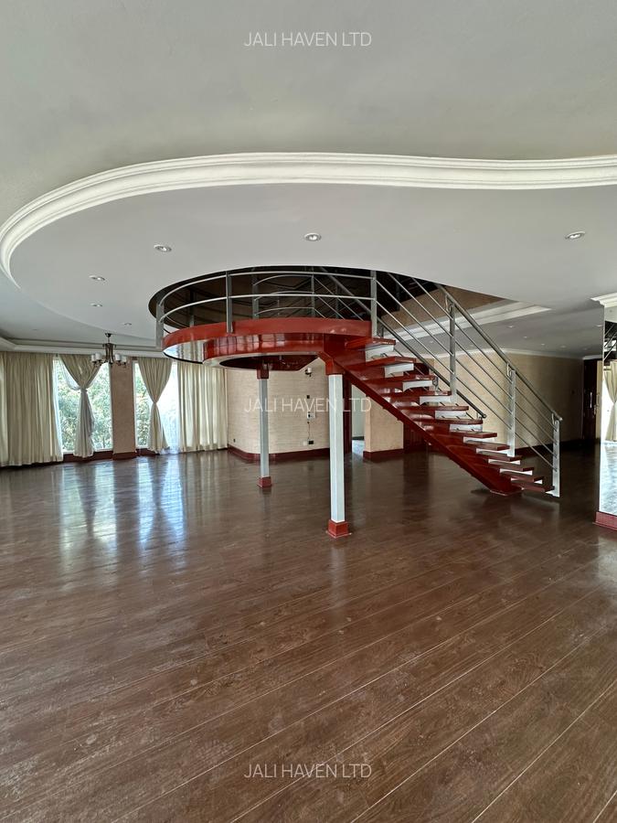 4 Bed Apartment with En Suite in Riverside - 1