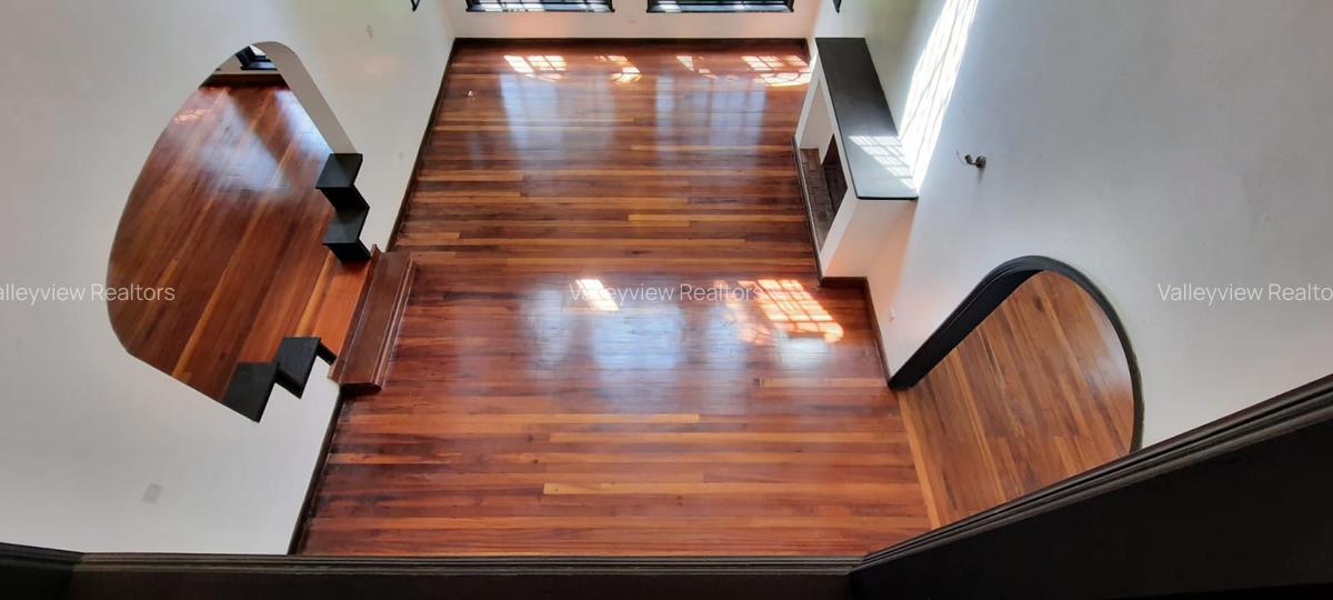 4 Bed Townhouse with En Suite at Lavington - 8