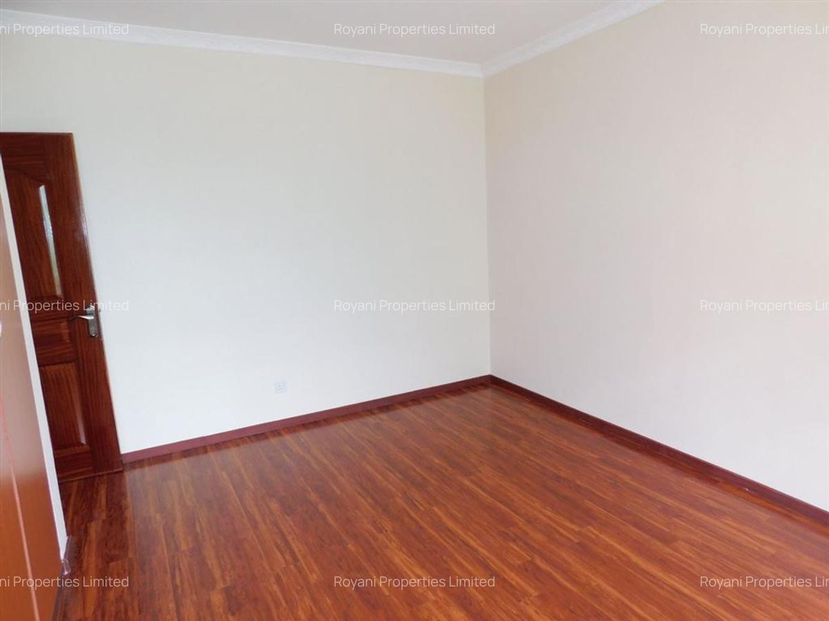 4 Bed House with En Suite at Fourways Junction Estate - 10