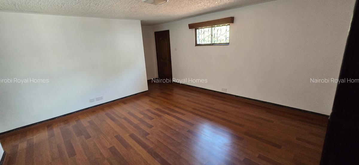 5 Bed House with En Suite at Off Un Avenue - 17