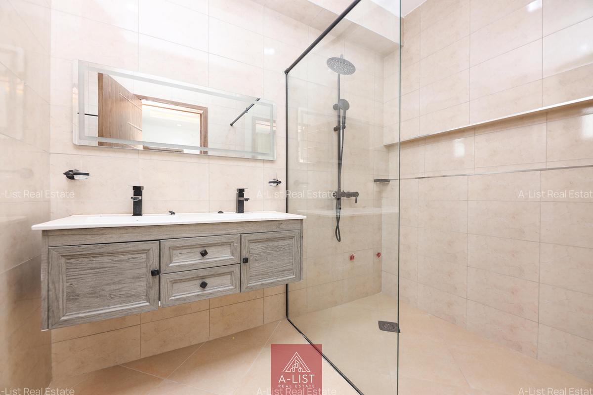 4 Bed Apartment with En Suite at 2Nd Avenue - 8