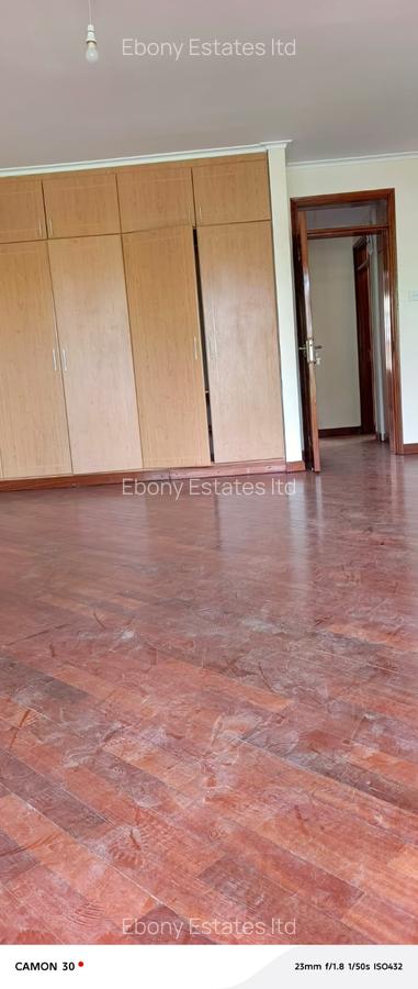 4 Bed Townhouse with En Suite in Lavington - 9