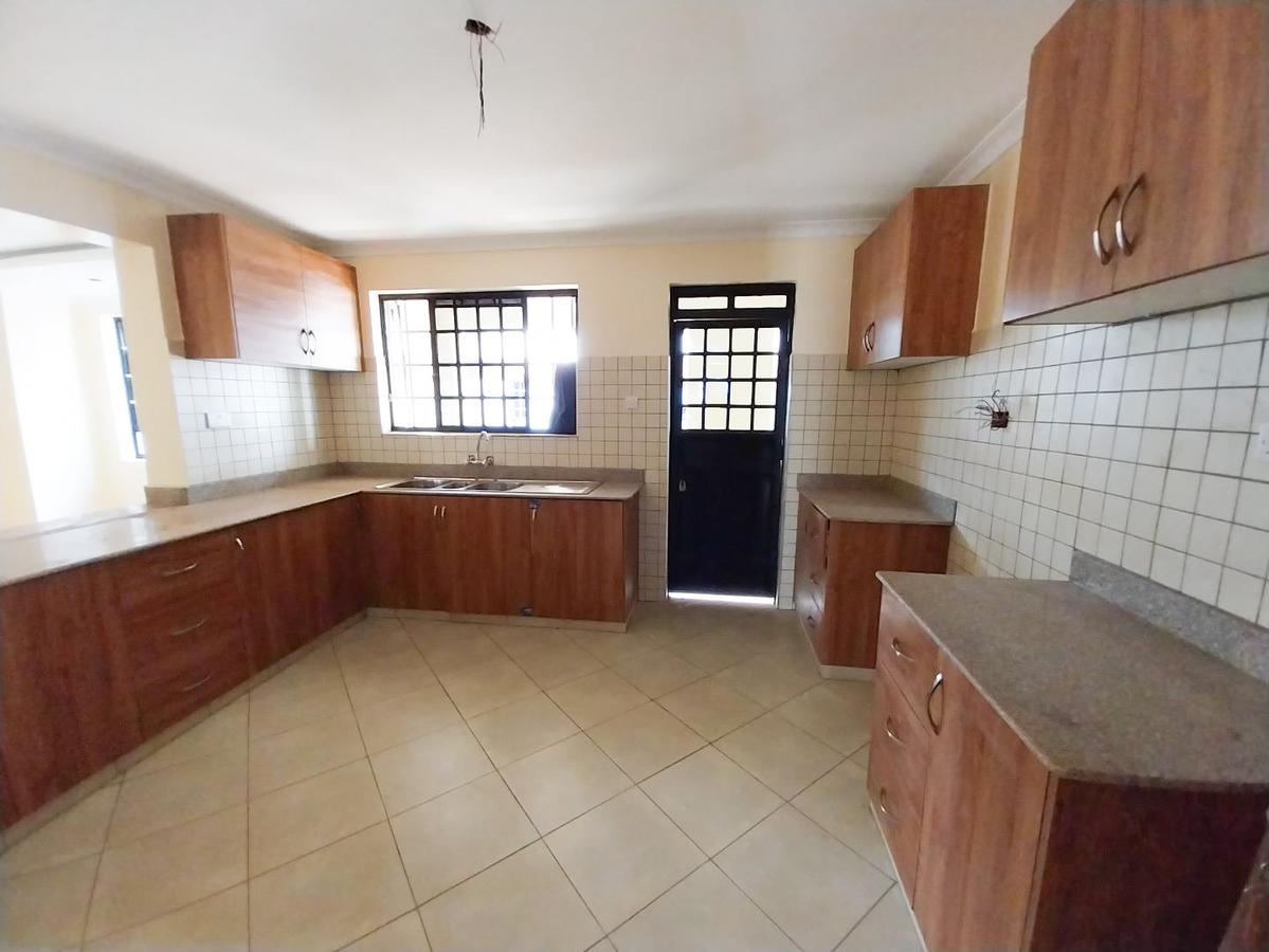 5 Bed Townhouse with Garden at Garden Estate - 4