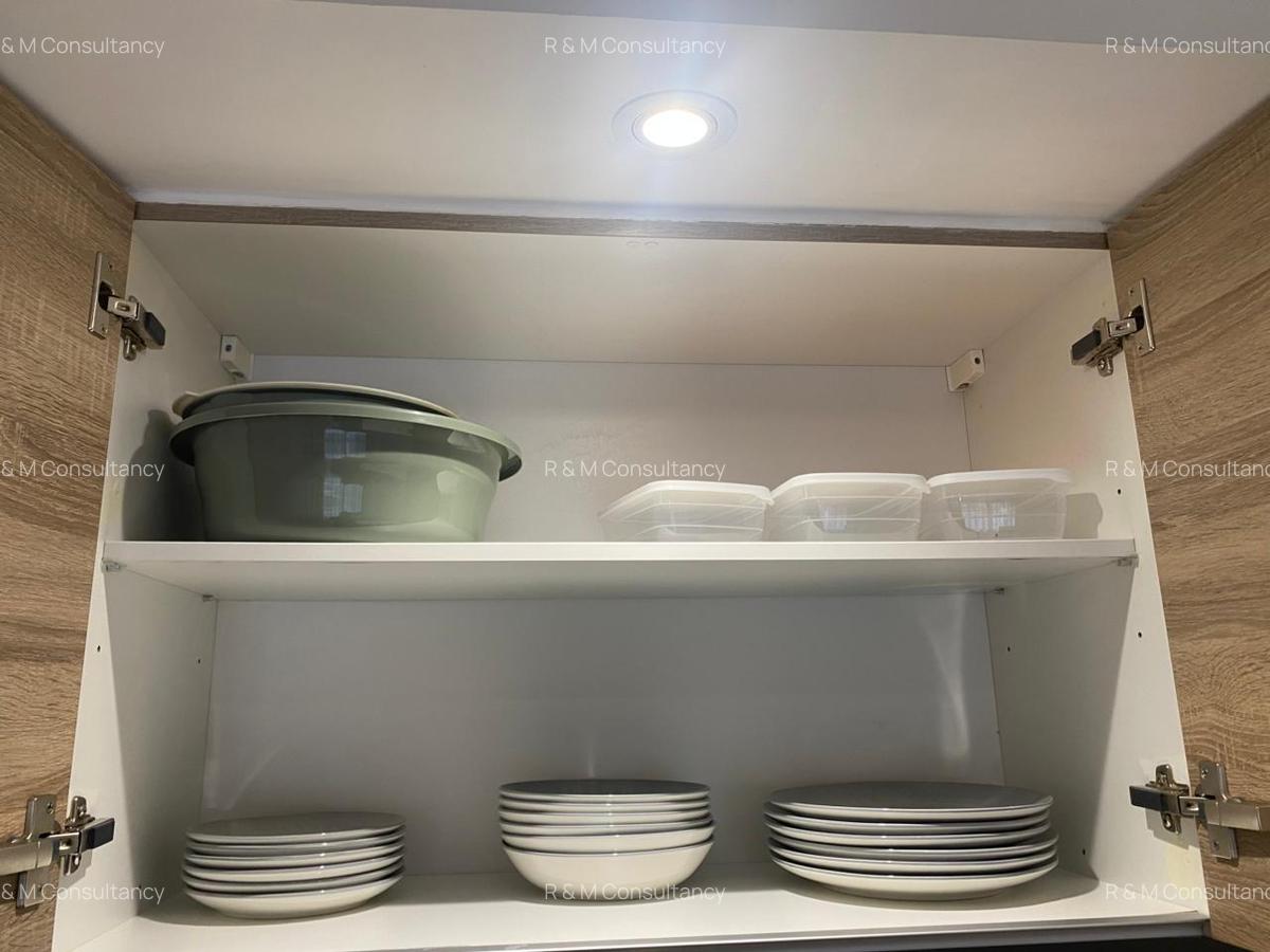 Furnished 1 Bed Apartment with En Suite in Riverside - 10