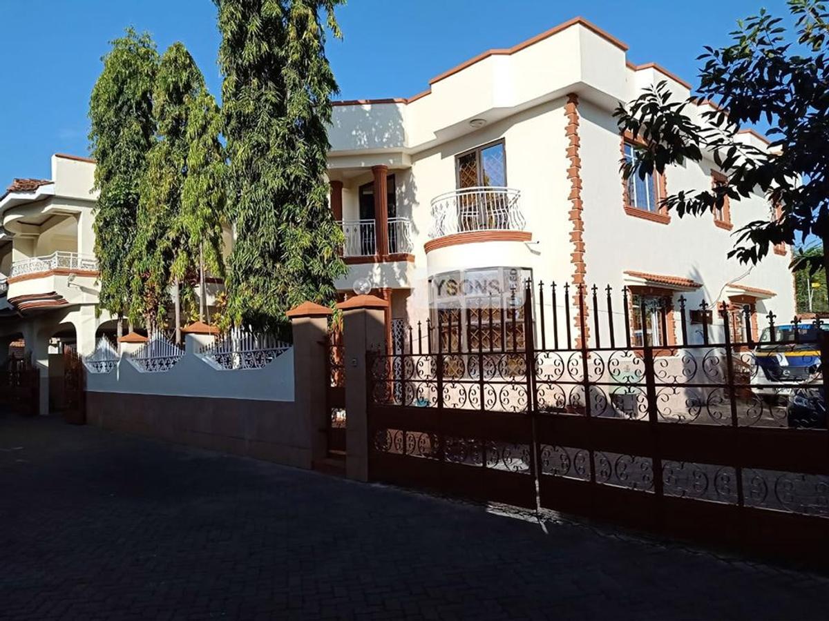 6 Bed Townhouse with En Suite in Kisumu - 6