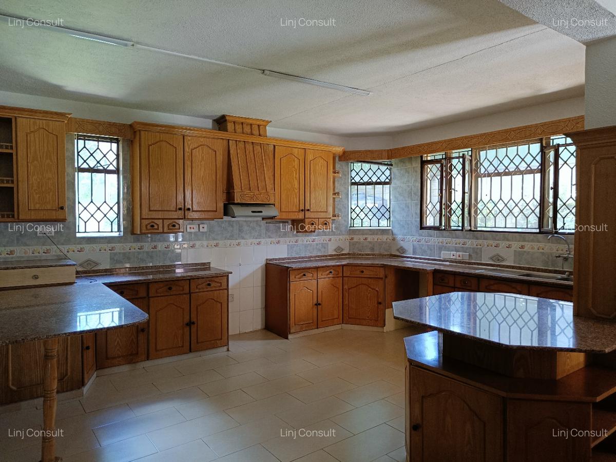 5 Bed House with En Suite at Runda - 12