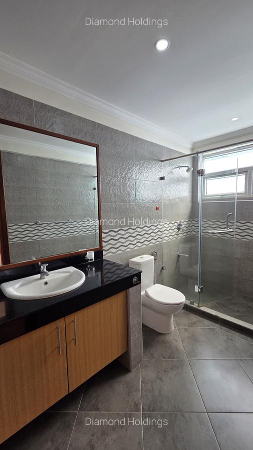4 Bed Apartment with En Suite at Parklands - 7