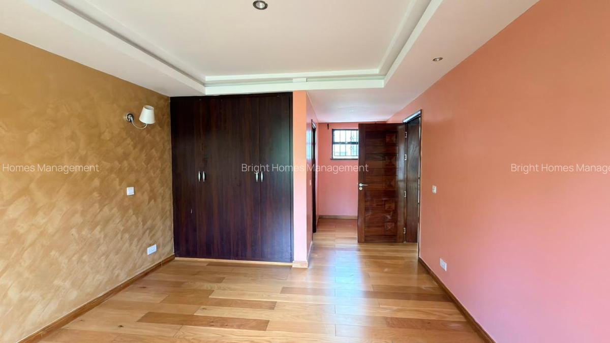 4 Bed Villa with En Suite in Lavington - 13