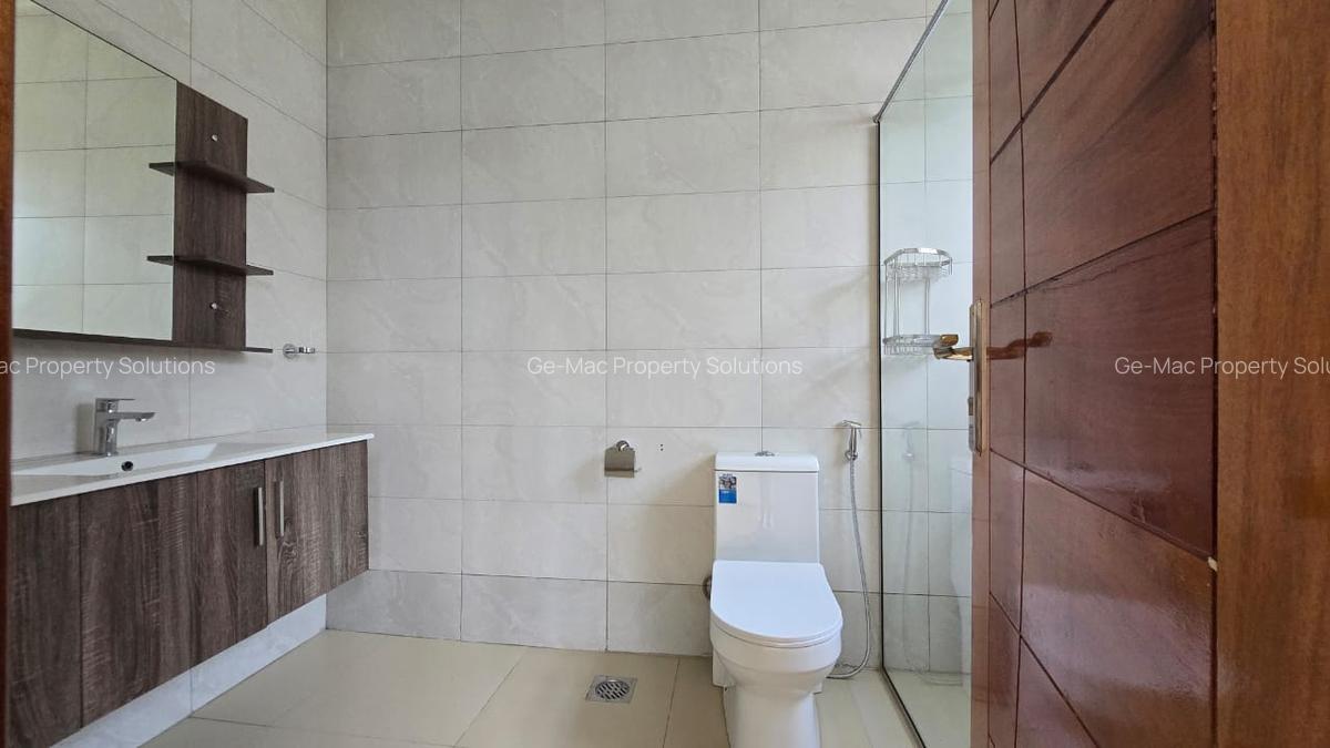 4 Bed House with En Suite in Kiambu Road - 8