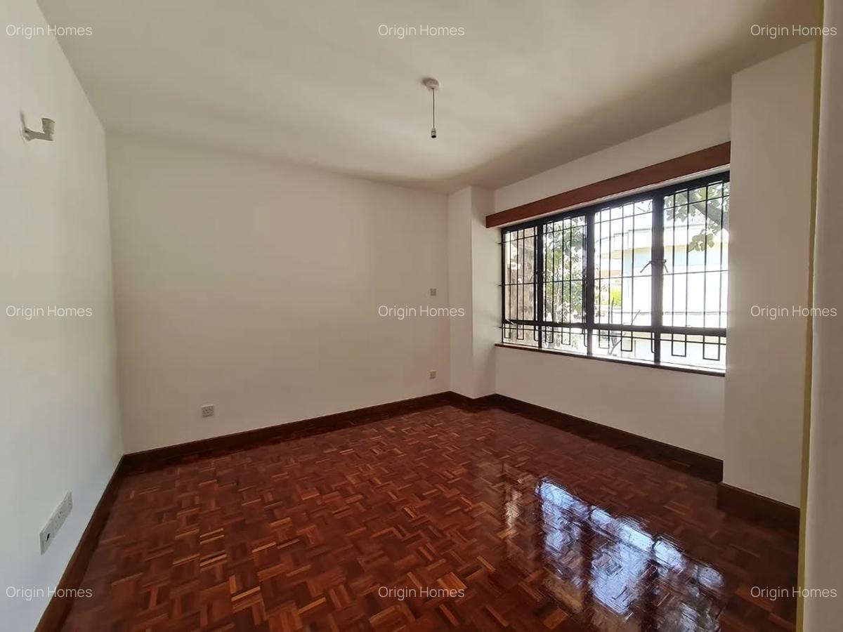 4 Bed Apartment with En Suite at Lavington - 17