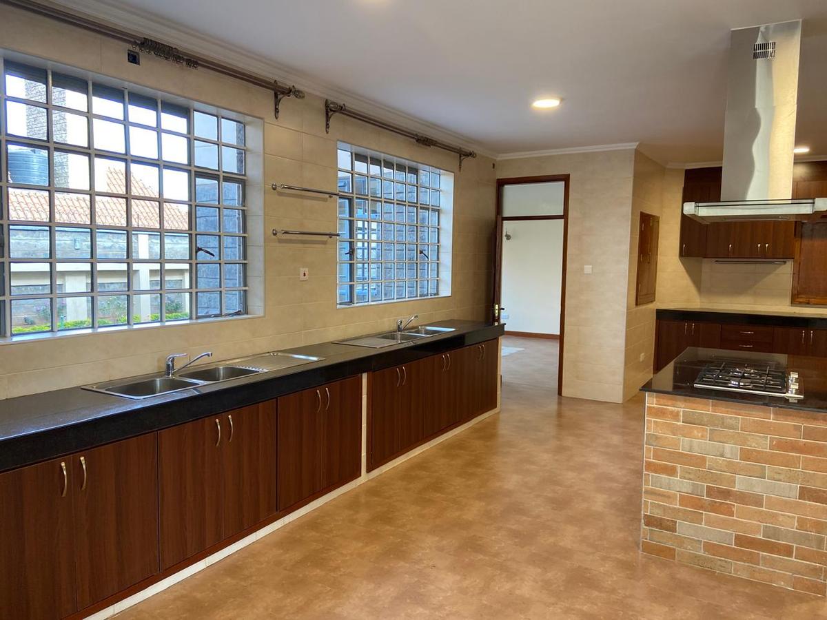5 Bed House with En Suite at Runda - 20