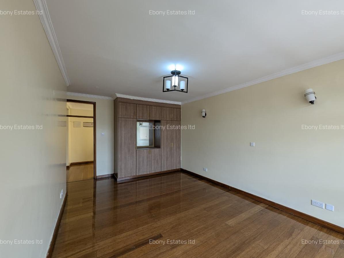 5 Bed Townhouse with En Suite in Lavington - 13