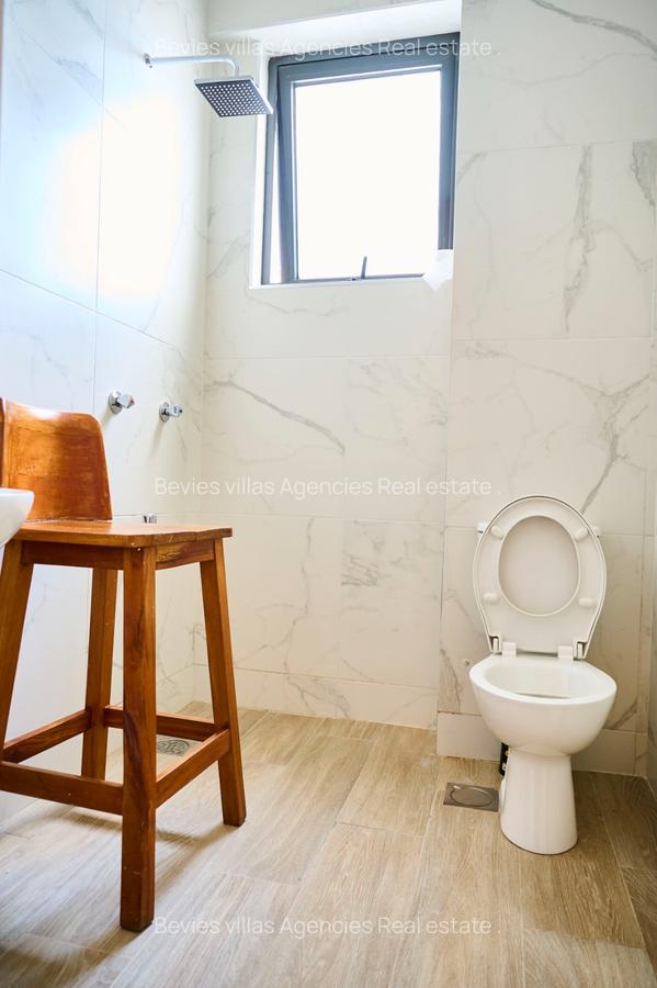 Serviced 3 Bed Apartment with En Suite at Riverside - 17