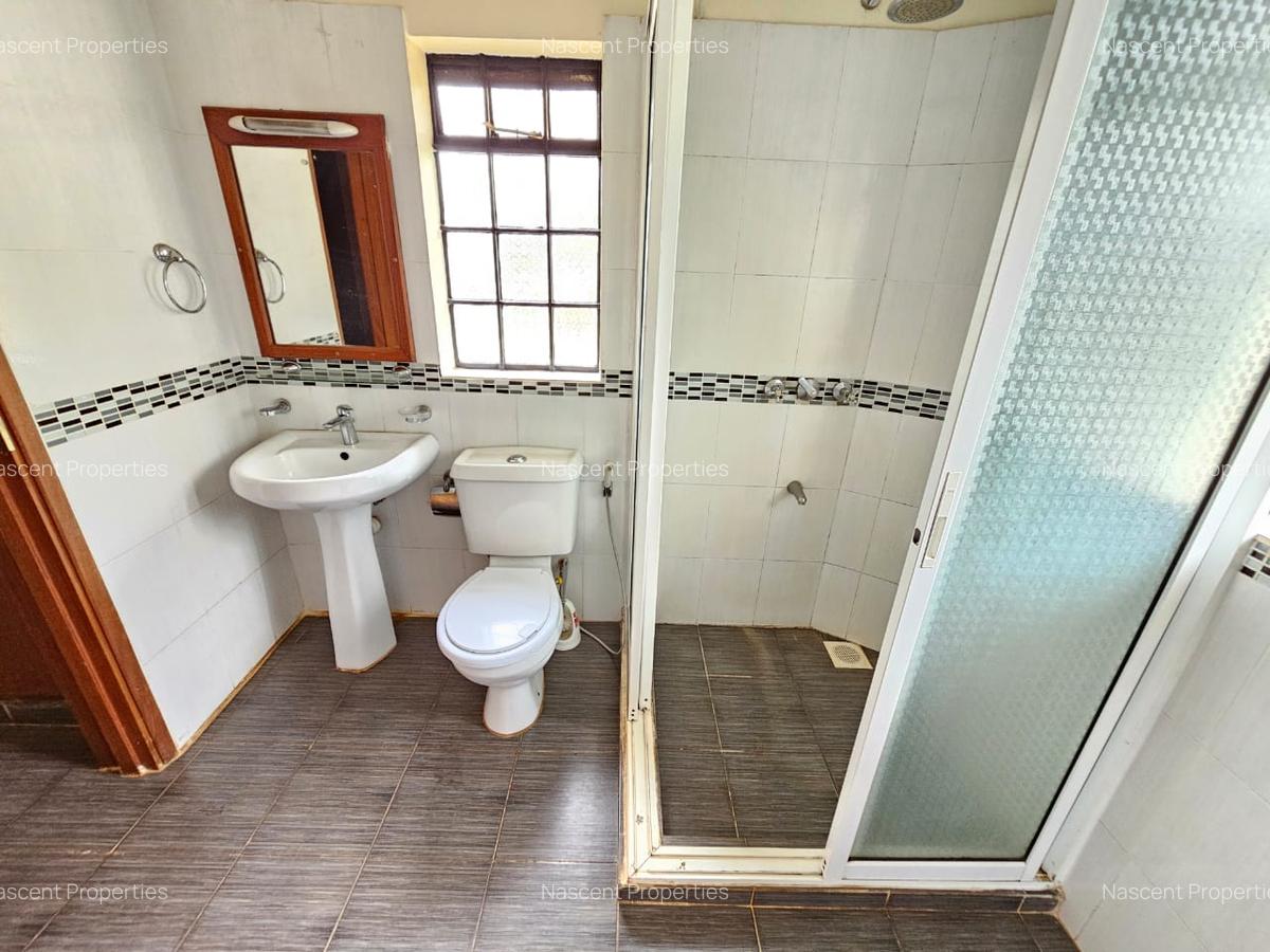 4 Bed House with En Suite in Runda - 9