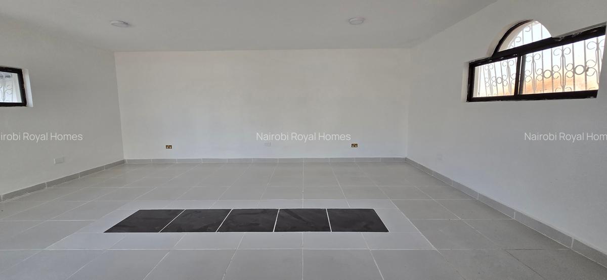 5 Bed House with En Suite at Lavington Green - 19