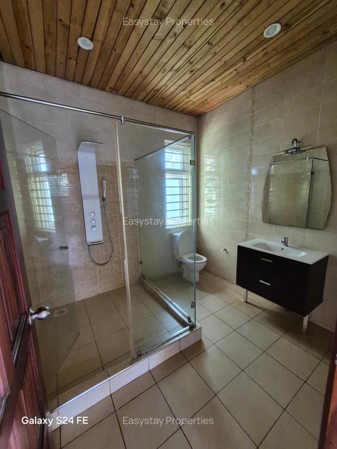 6 Bed House with En Suite in Rosslyn - 4