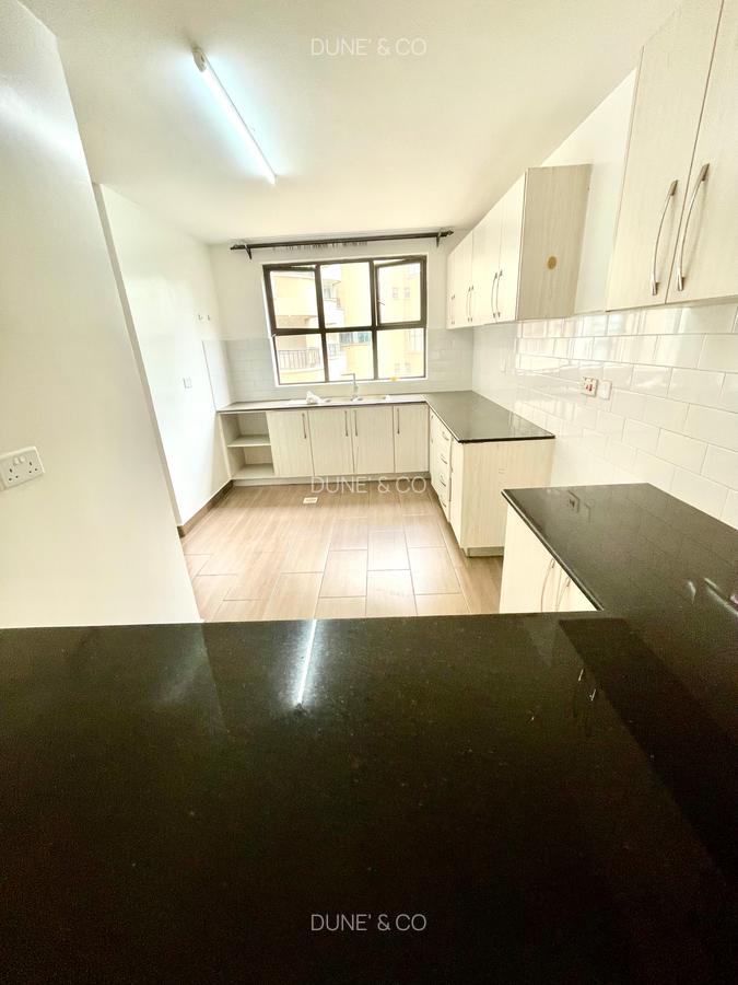 2 Bed Apartment with En Suite in Riverside - 5