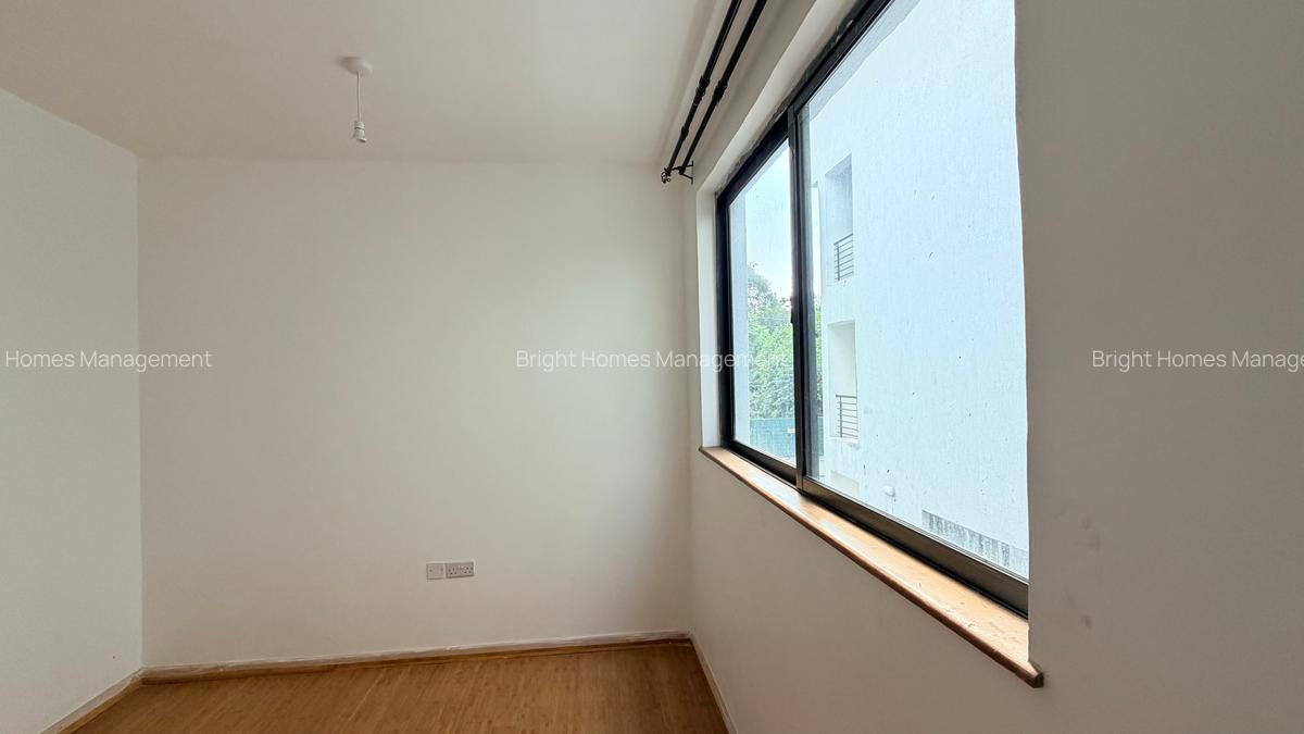 4 Bed Townhouse with En Suite in Lavington - 10