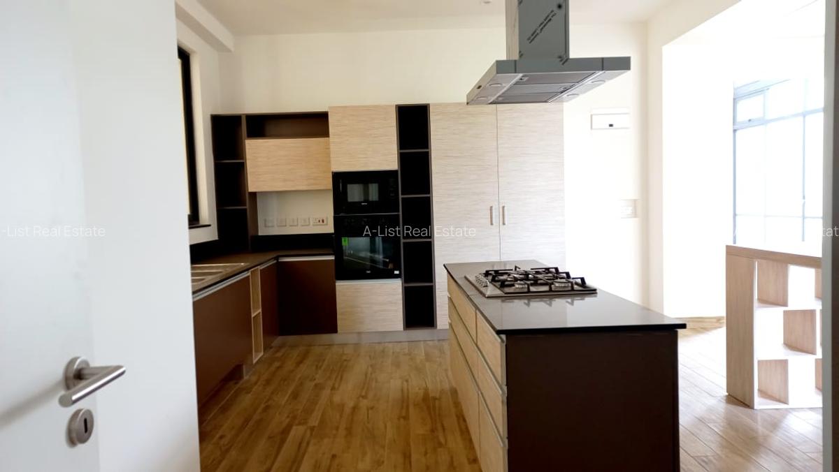 3 Bed Apartment with En Suite at Riverside Lane - 4