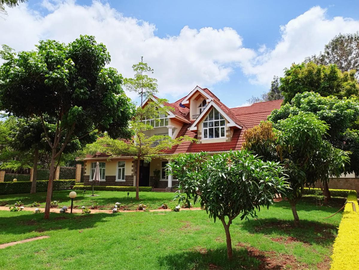 5 Bed House with En Suite in Runda - 2