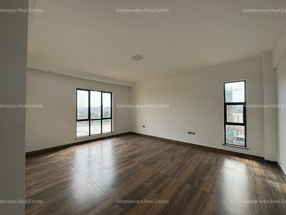 Serviced 3 Bed Apartment with En Suite in Brookside - 7