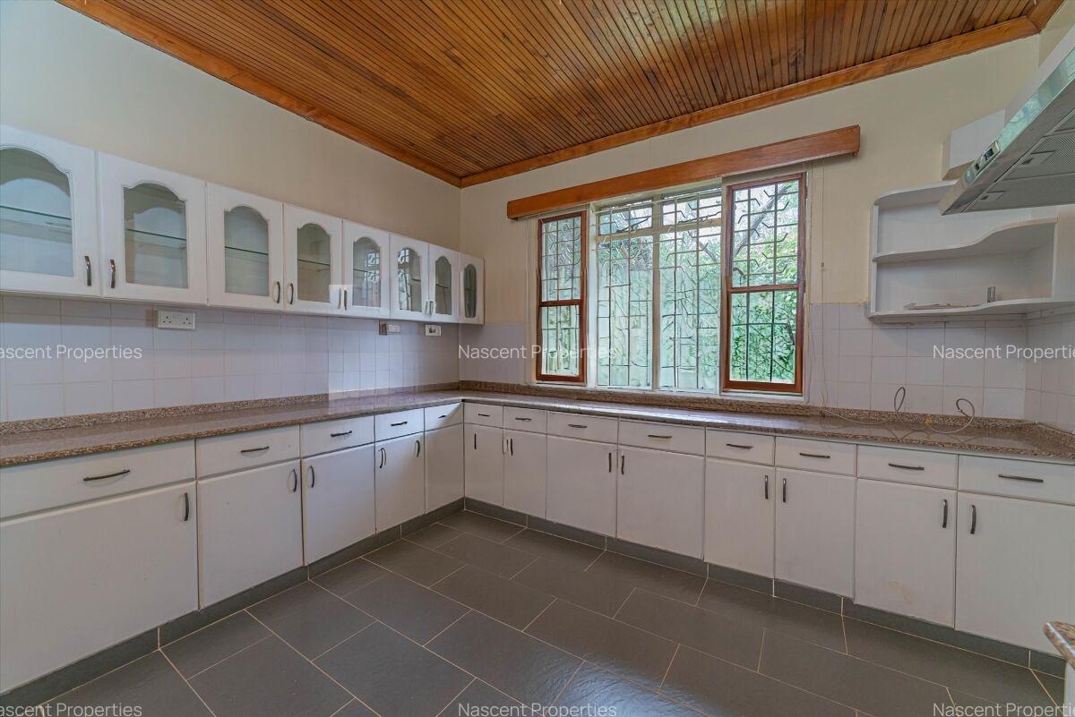 5 Bed House with En Suite in Muthaiga - 5