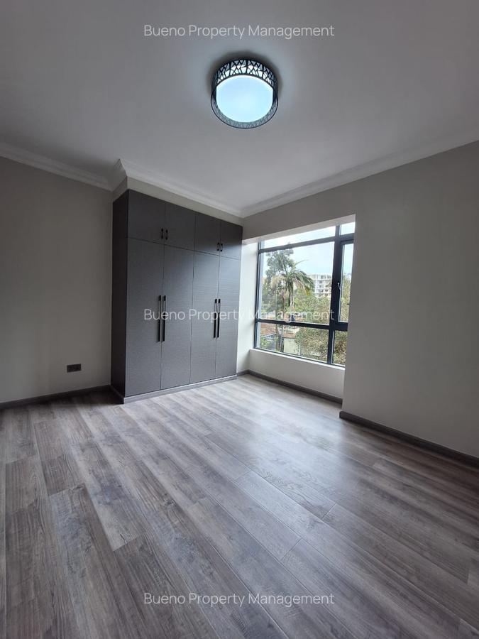 3 Bed Apartment with En Suite in Lavington - 12