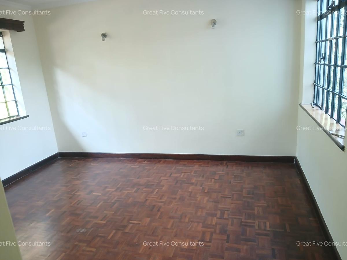 5 Bed Villa with En Suite in Runda - 14