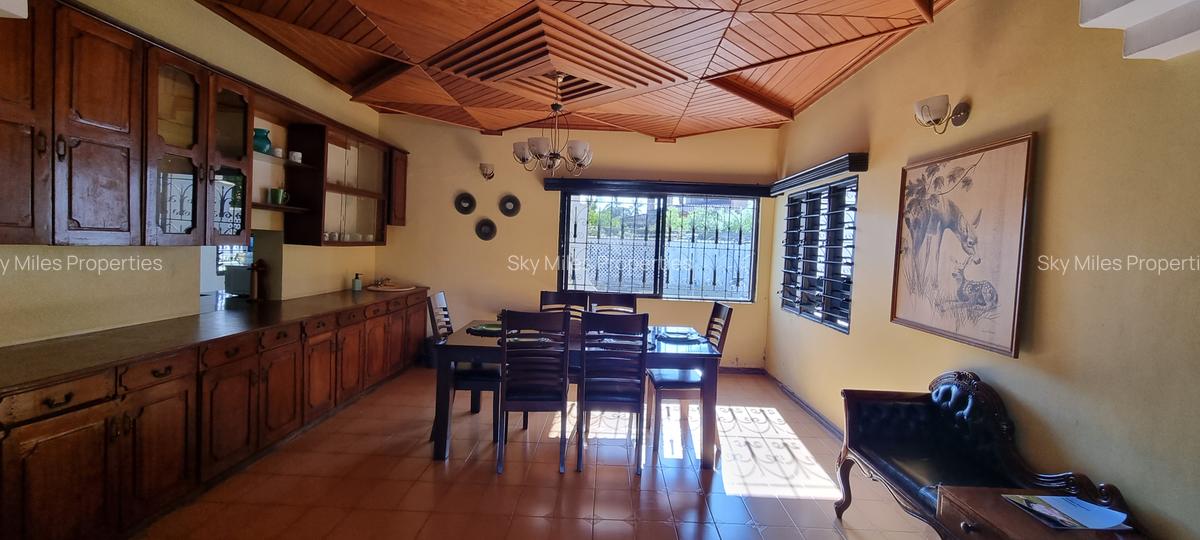 4 Bed Villa with En Suite at Pride Inn - 10