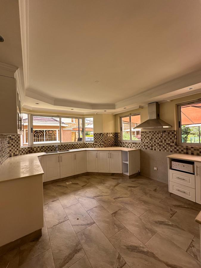 5 Bed Townhouse with En Suite at Owashika Road - 4