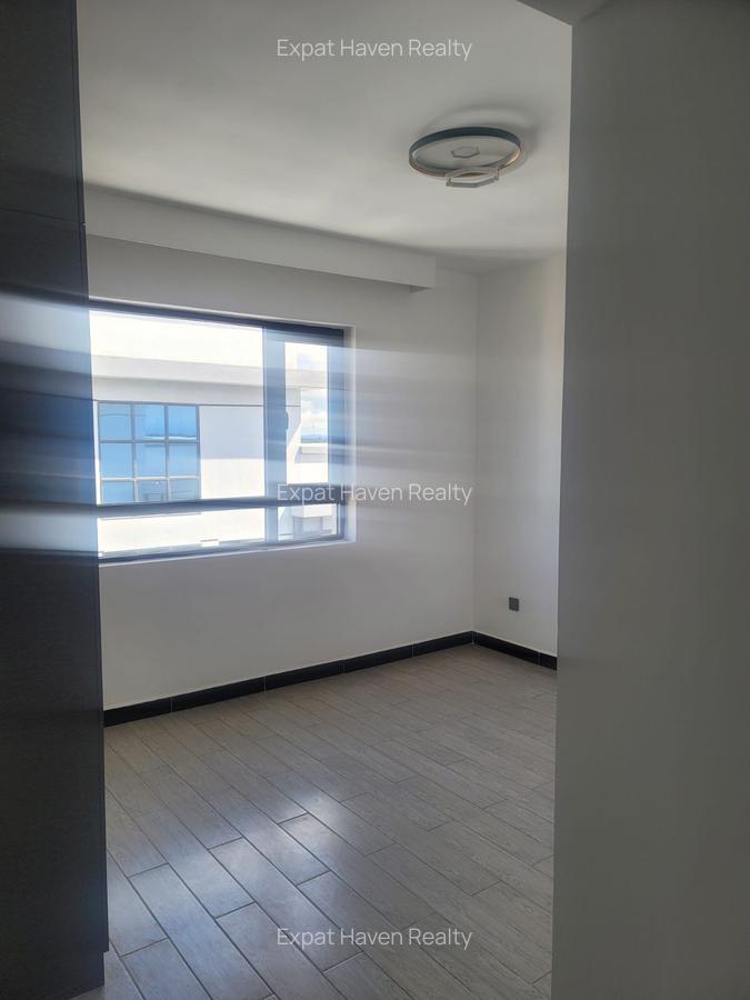 Serviced 4 Bed Apartment with En Suite at Valley Arcade - 15