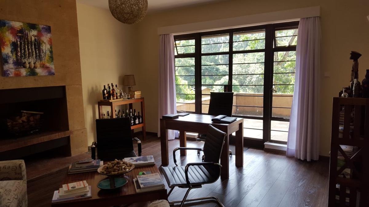 4 Bed House with En Suite in Rosslyn - 14